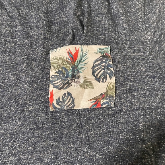 Long sleeve with pocket - Picture 2 of 3